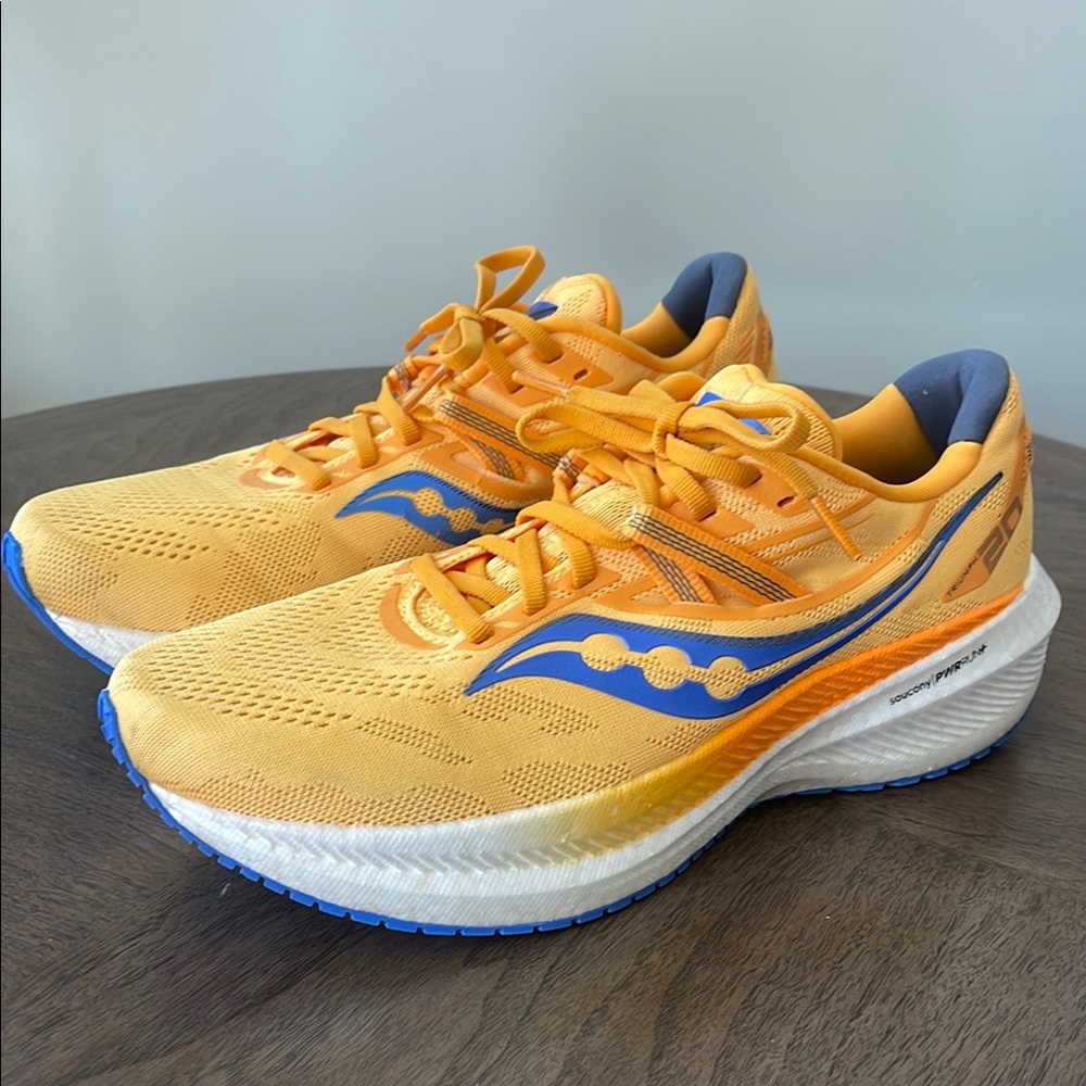 Women’s Saucony Triumph Sz 10